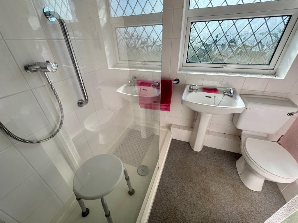 Lot: 134 - TWO-BEDROOM HOUSE IN POPULAR VILLAGE - Shower room